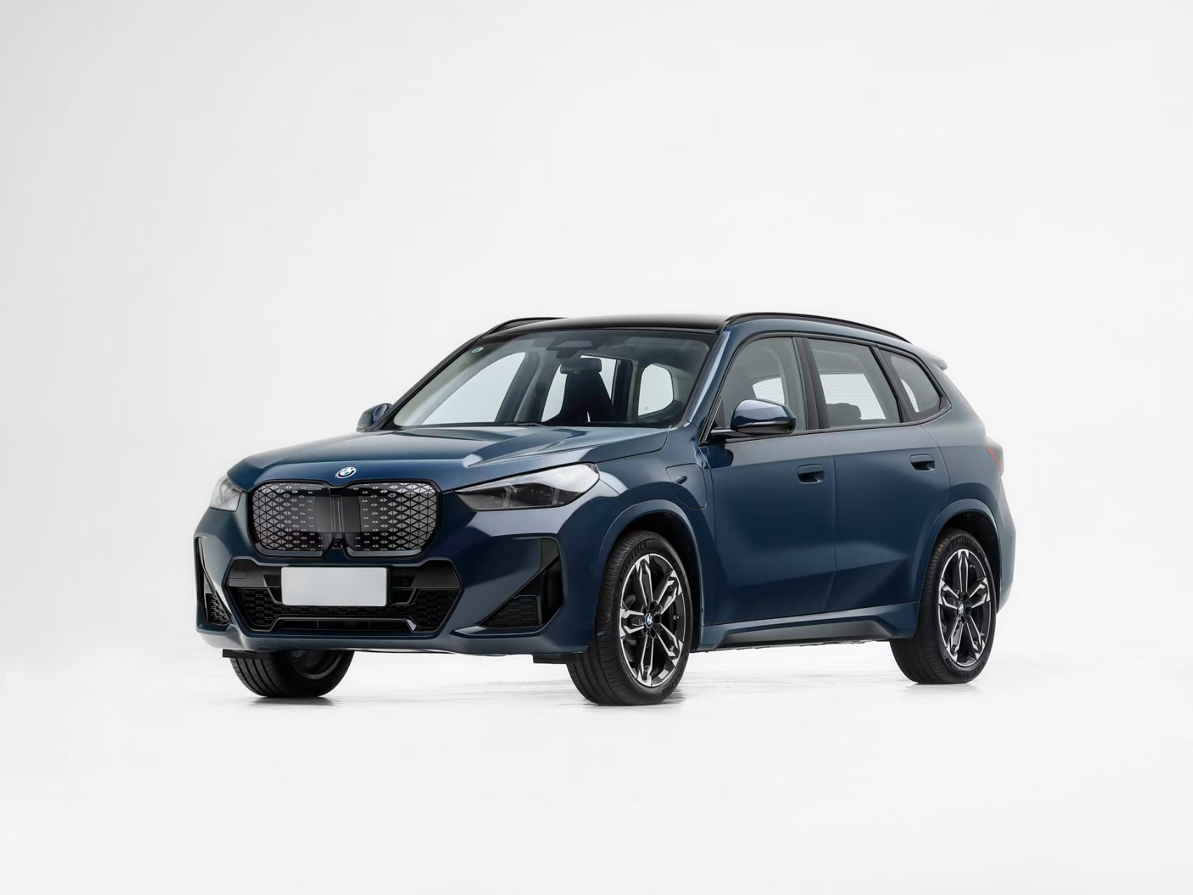 28(1) BMW iX1 2026 Facelift eDrive25LX Design Package, Pure Electric · 563KM Range - 图片 1